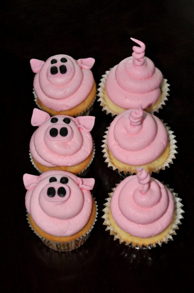 Farm Themed First Birthday Party Cakes pig cupcakes