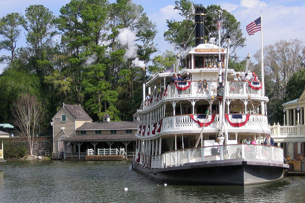 Liberty Square riverboat magic kingdom disney tiana character dining