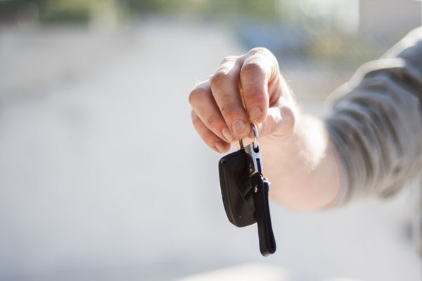 hiring family car holiday keys