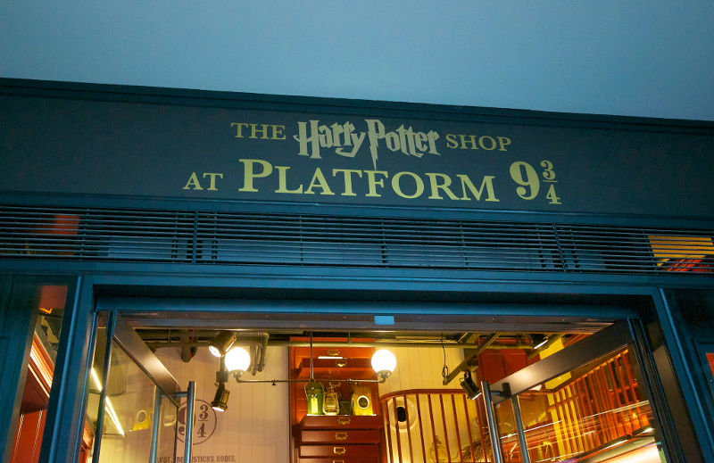 Harry Potter shop at Platform 9 34 Kings Cross