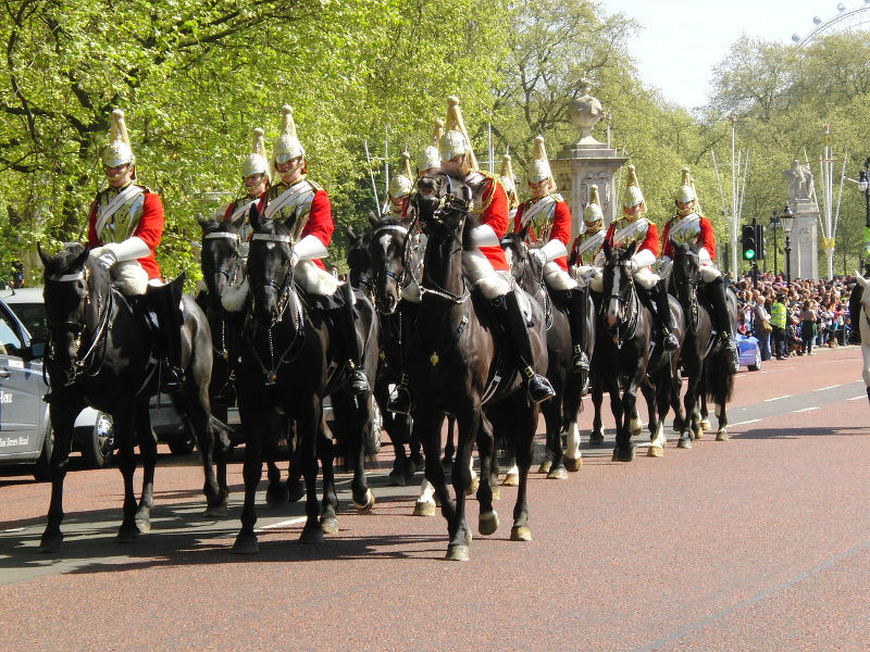 changing the guard Buckingham Palace