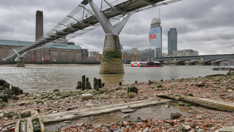 mudlarking river thames